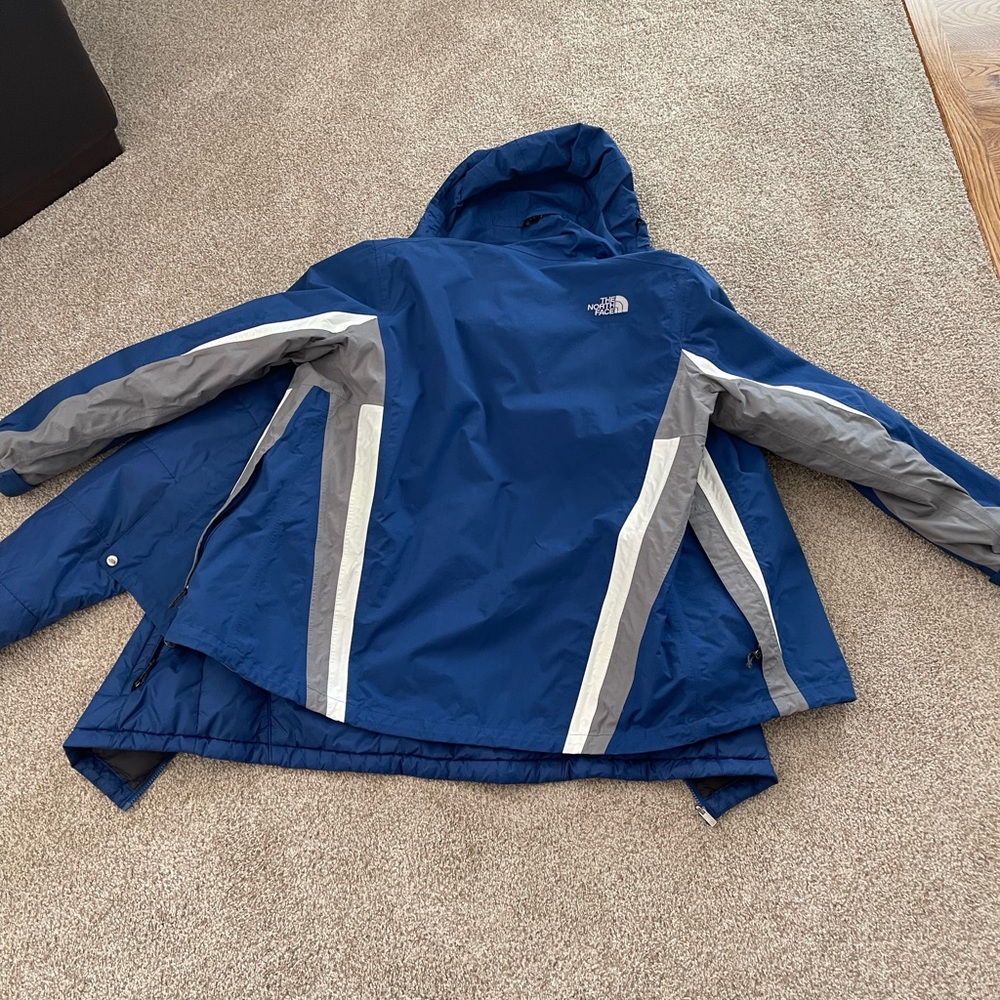 The North Face Winter Jacket Large Removable Inse… - image 3